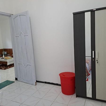 Indo Homestay Маланг Екстериор снимка