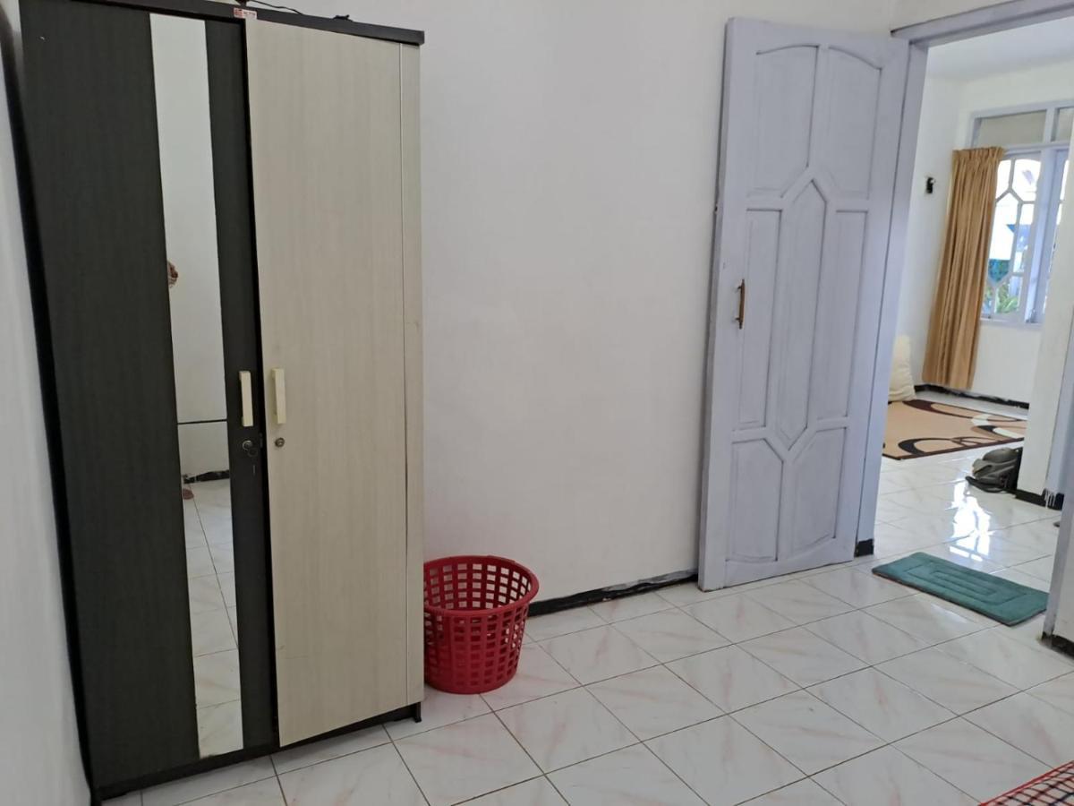 Indo Homestay Маланг Екстериор снимка