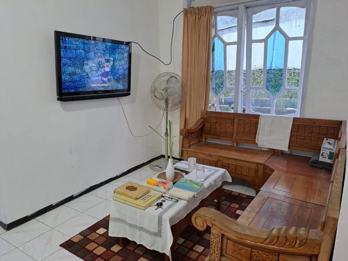 Indo Homestay Маланг Екстериор снимка