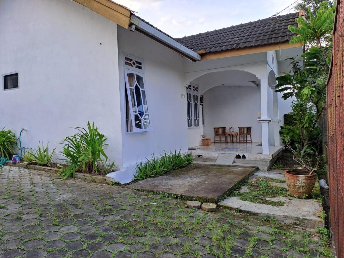 Indo Homestay Маланг Екстериор снимка
